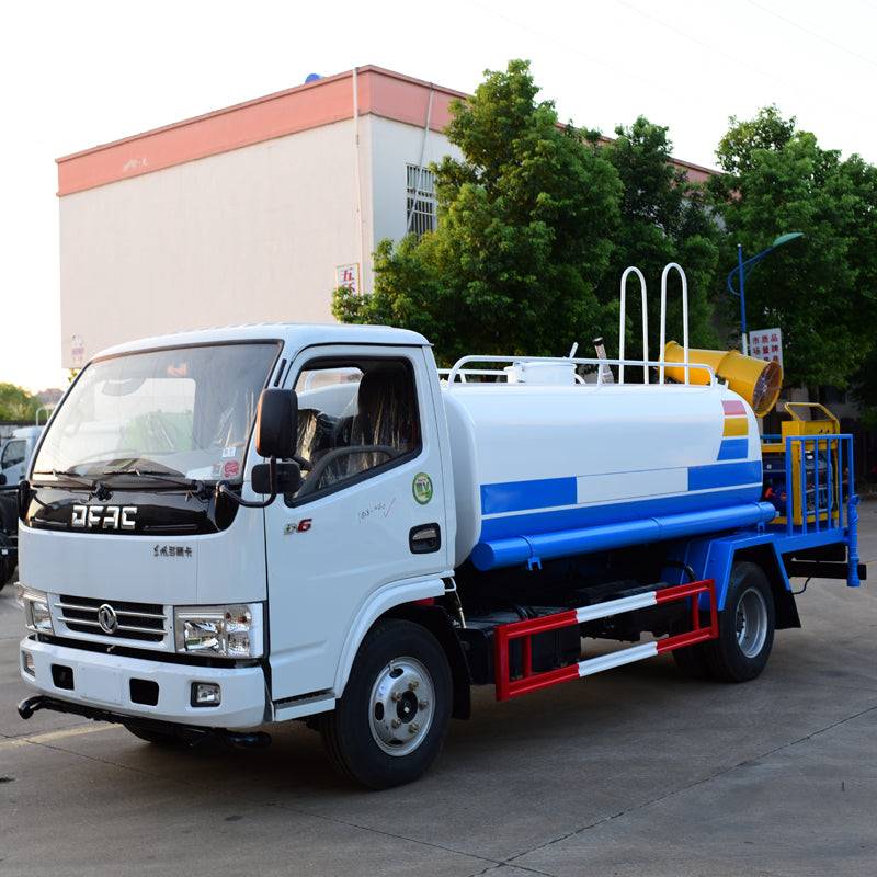 Dongfeng  4X2 5000L dust sprinkler truck