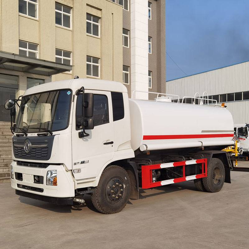 Dongfeng 4X2 14000L sprinkler truck