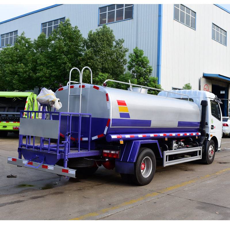 Dongfeng  4x2 9000L sprinkler truck