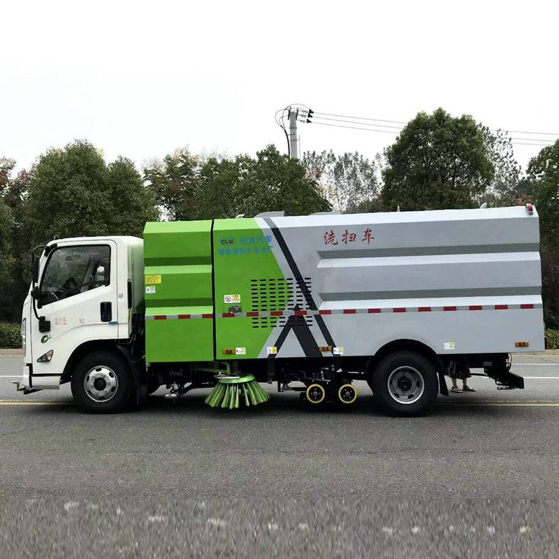 JiangLing 4X2 washing and sweeping car 5 square water tank 4 square dustbin