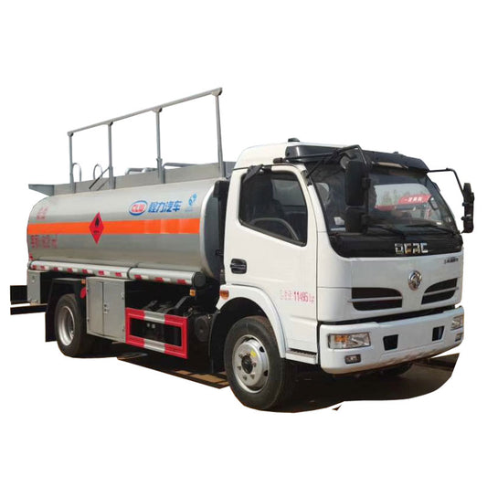 Camion-citerne d'huile Dongfeng 4 * 2 10000L 