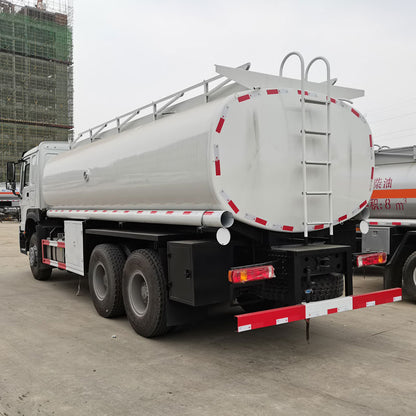 Camion-citerne à huile HOWO 6 * 4 20000L 