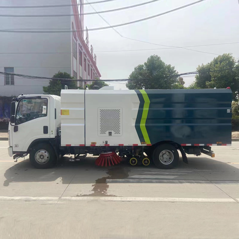 Isuzu 4x2 Road Wash Sweep Sweeper 5 cubes Dumpster 5 cubes réservoir 