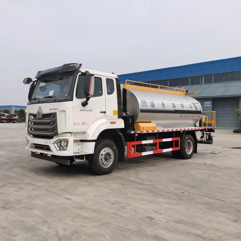 Camion de distribution d'asphalte Howo